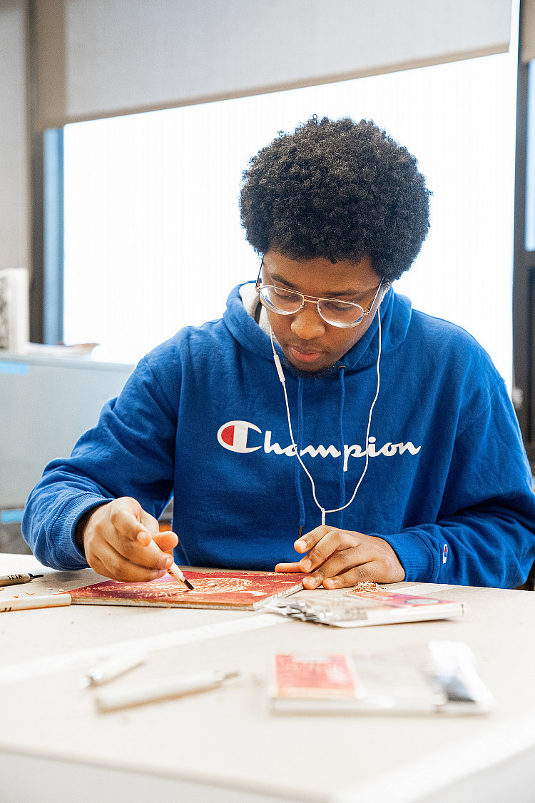 Students in the art facilities drawing