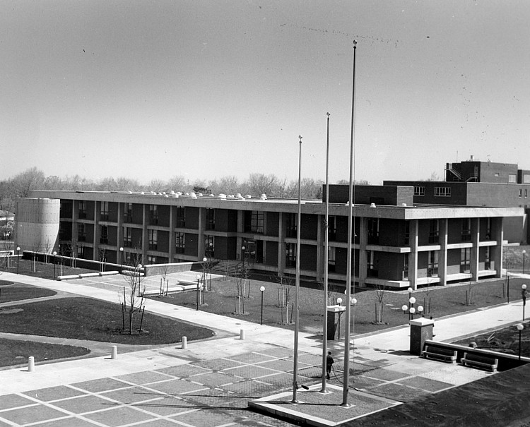 Smith Hall built in 1967, the new home of the Department of Chemistry.