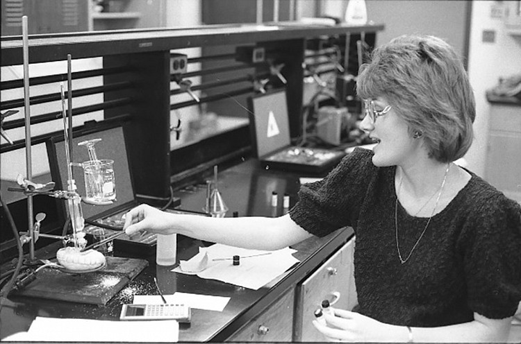 A student in the Organic Chemistry Lab in 1987.
