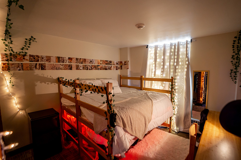 bedroom decor in briggs hall