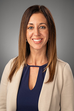 Crystal Hallenbeck-McPhall Headshot 2025