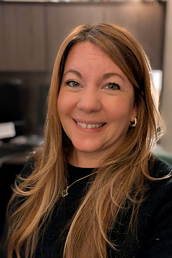 This is a headshot of Janeen Pizzo